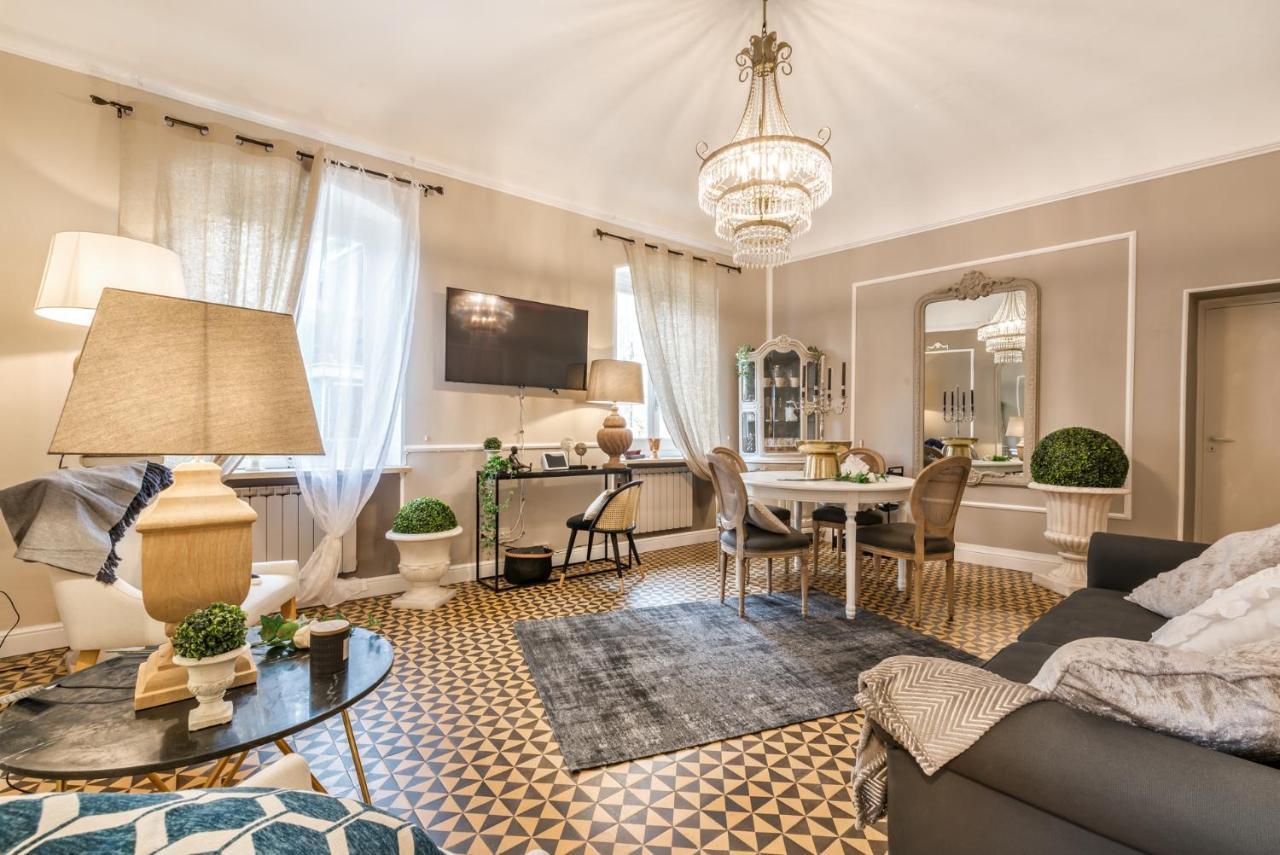 Moulin Rouge Lerici Apartment Bagian luar foto