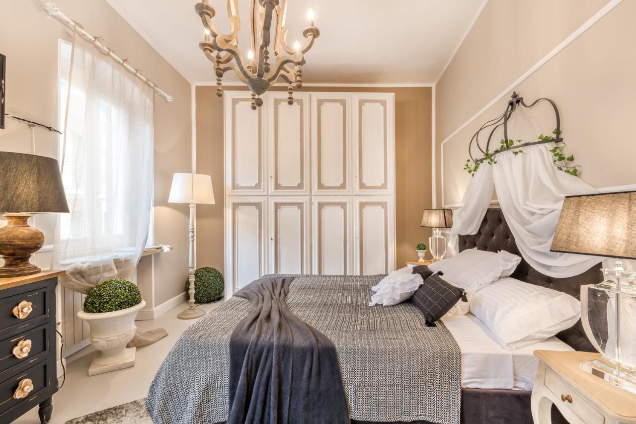 Moulin Rouge Lerici Apartment Bagian luar foto