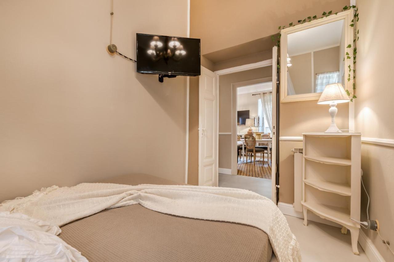 Moulin Rouge Lerici Apartment Bagian luar foto