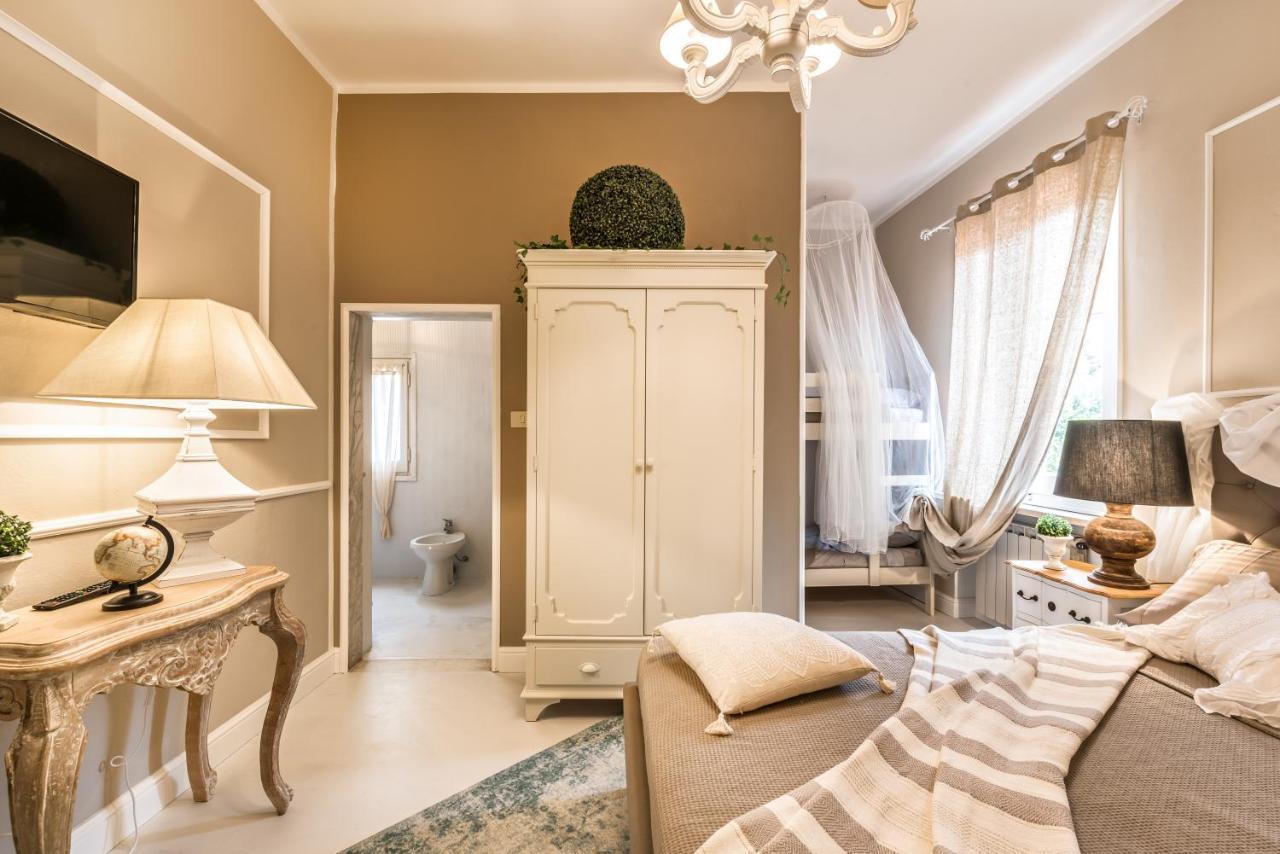 Moulin Rouge Lerici Apartment Bagian luar foto