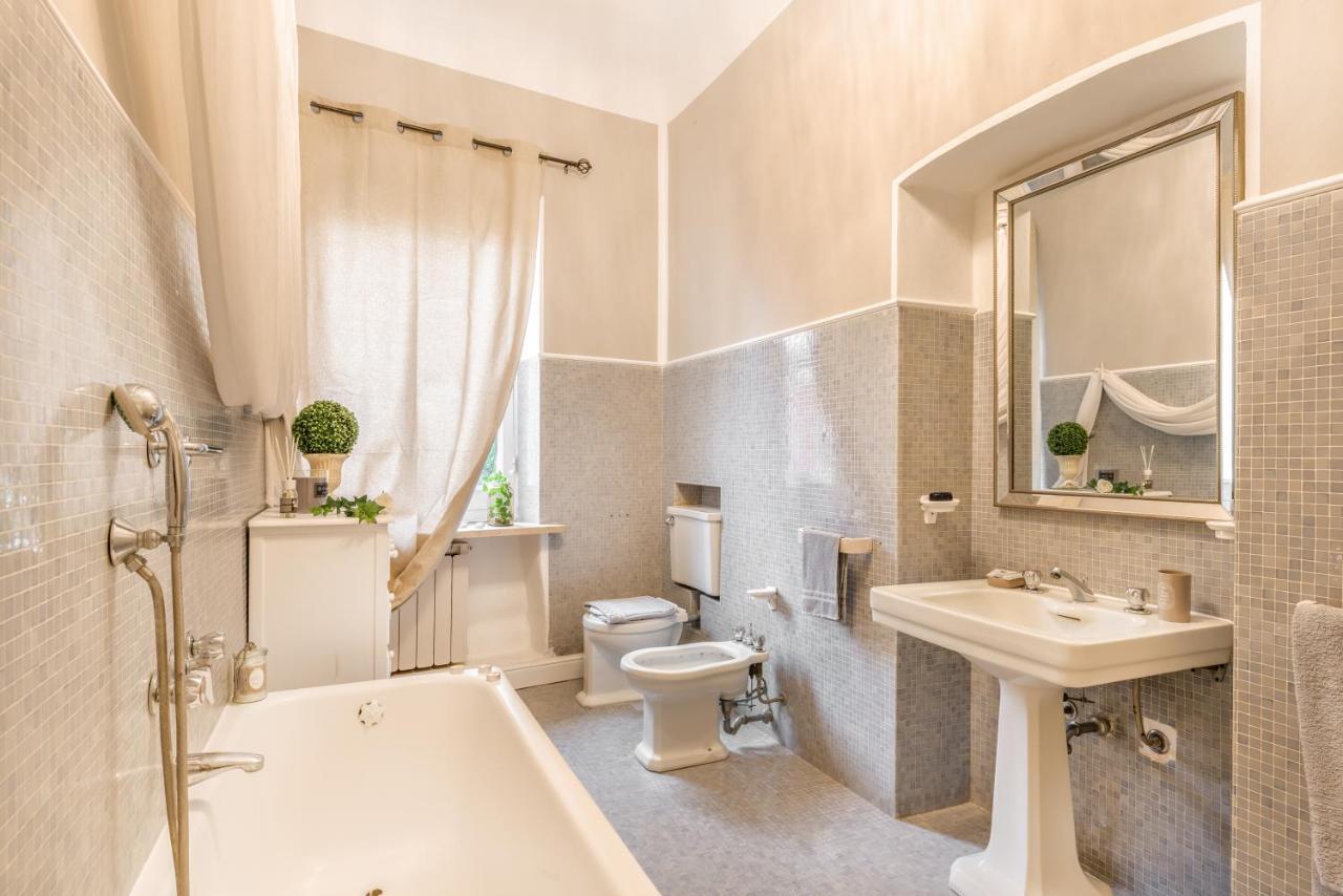 Moulin Rouge Lerici Apartment Bagian luar foto